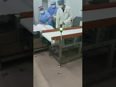 Detector de metales para alimentos en túnel de cinta transportadora altamente sensible con rechazo en red