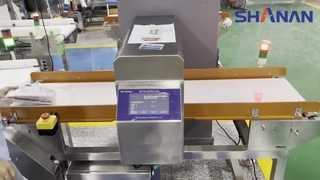 Detector de metales diseñado para carne congelada en bolsas.