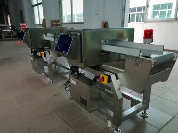 Detector de metales de la categoría alimenticia del transportador de cadena para los mariscos/la carne, fuente de alimentación 110/220v