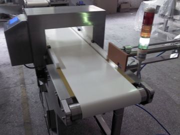 Detector de metales tablero del transportador del detector de la seguridad alimentaria para la industria de proceso de la comida